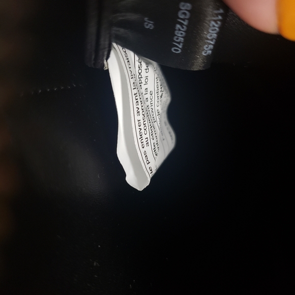 GUESS | Crossbody Adjustable Strap Womens Purse - Picture 12 of 13